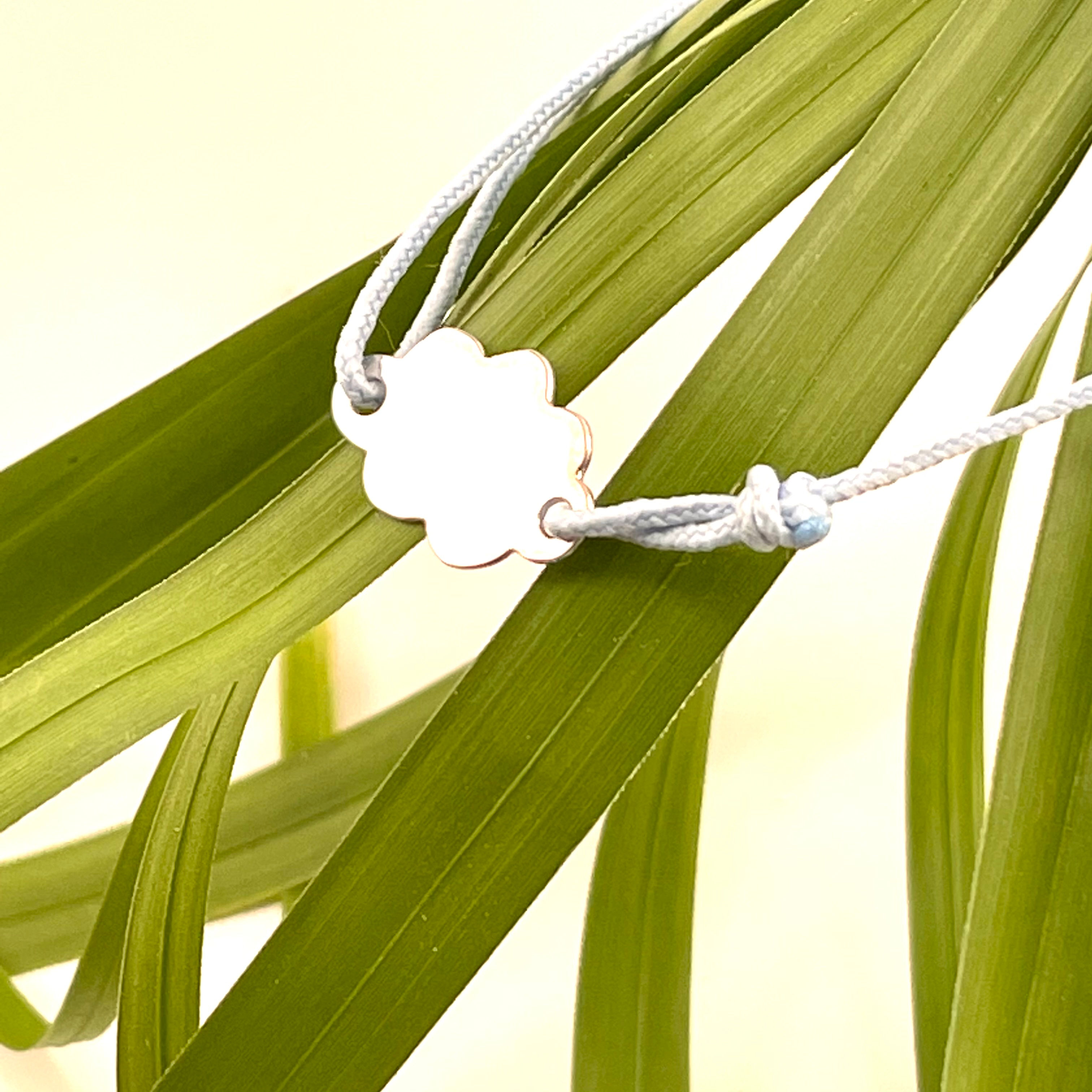 Bracelet sur fil motif nuage or gris