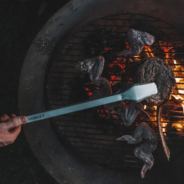 Thumbnail: Donkey Long Tong Duo - 69cm and 80cm tongs bundle