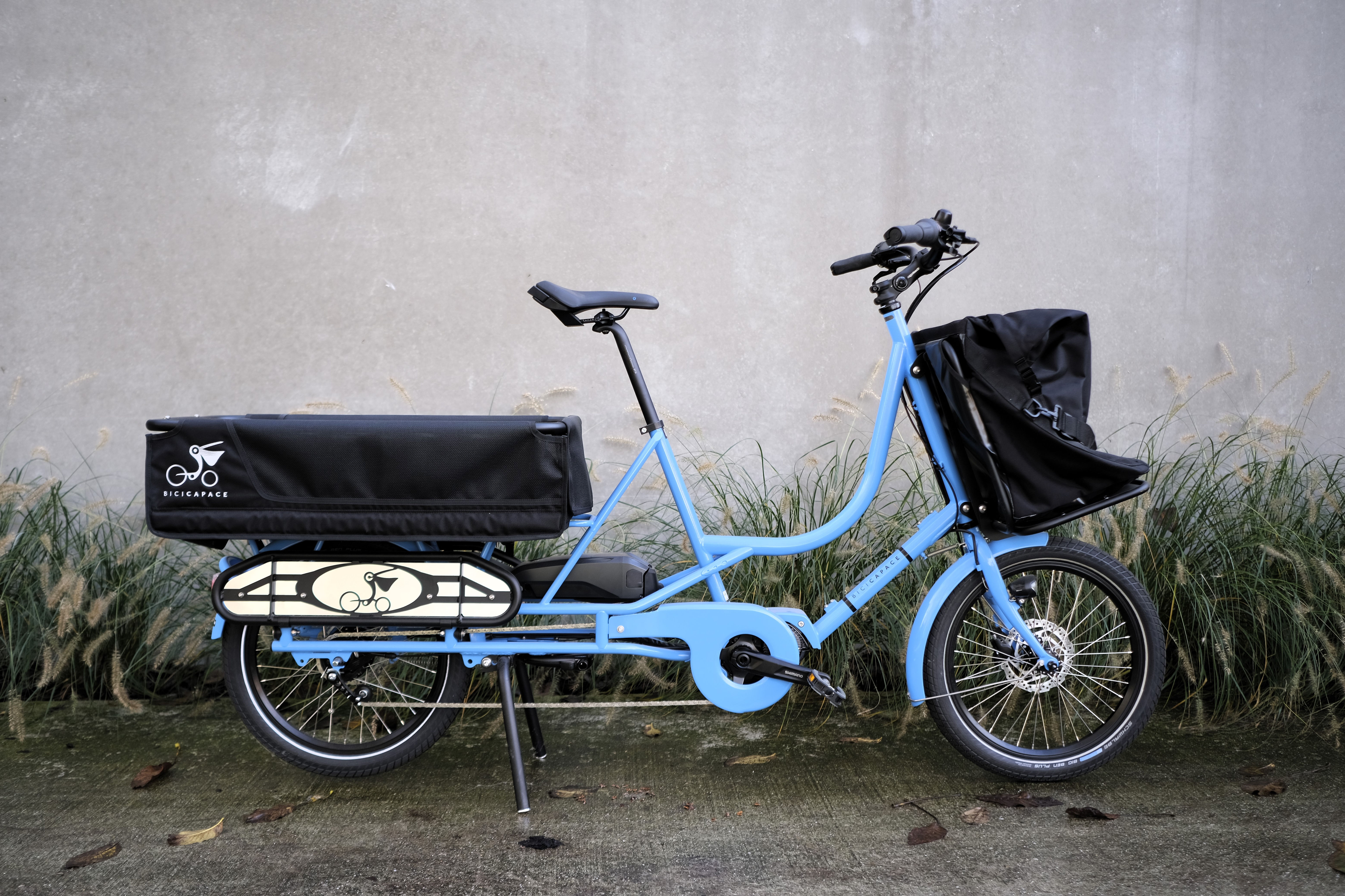 vooraanzicht longtail Bicicapace E-Justlong Sky Blue