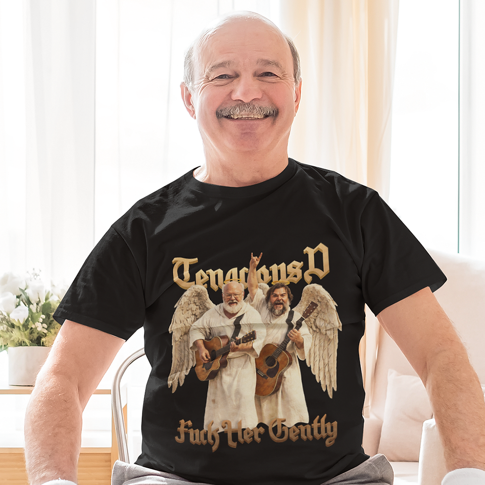 Miniatura: Pessoa vestindo camiseta com referência à música “Fuck Her Gently”, da banda de rock cômico Tenacious D.