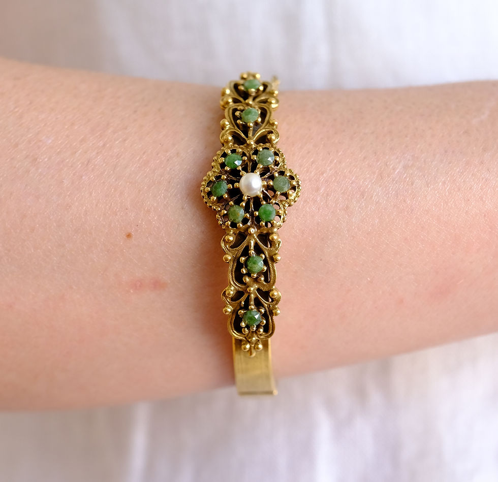 Thumbnail: Vintage Jade & Pearl Gold-Plated (Vergoldet) Bangle, c.1940s