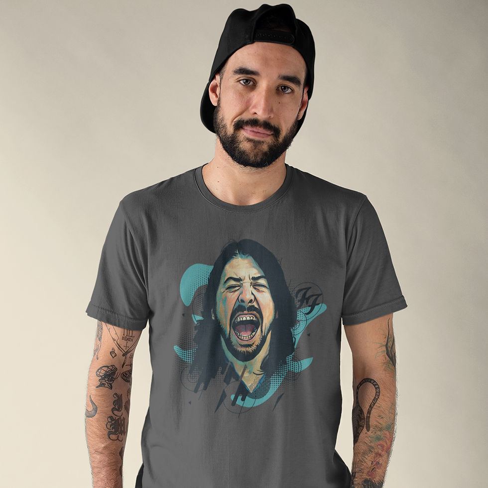 Miniatura: Homem vestindo camiseta preta com referência ao Foo Fighters, banda de rock alternativo liderada por Dave Grohl.