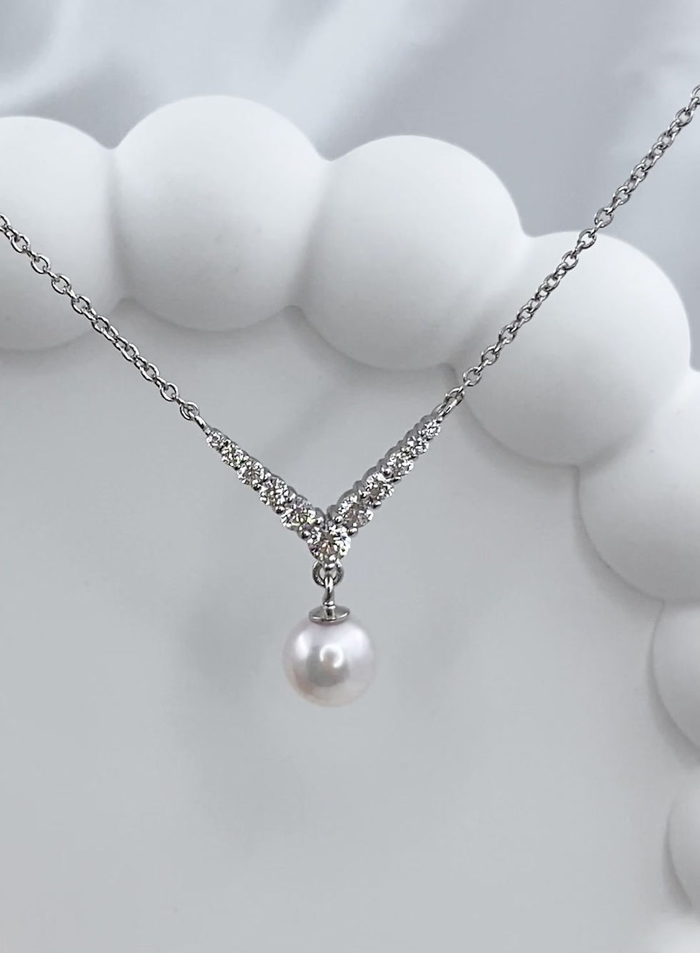 Thumbnail: Akoya Pearl V-shaped Necklace Akoya日本珍珠V形頸鏈
