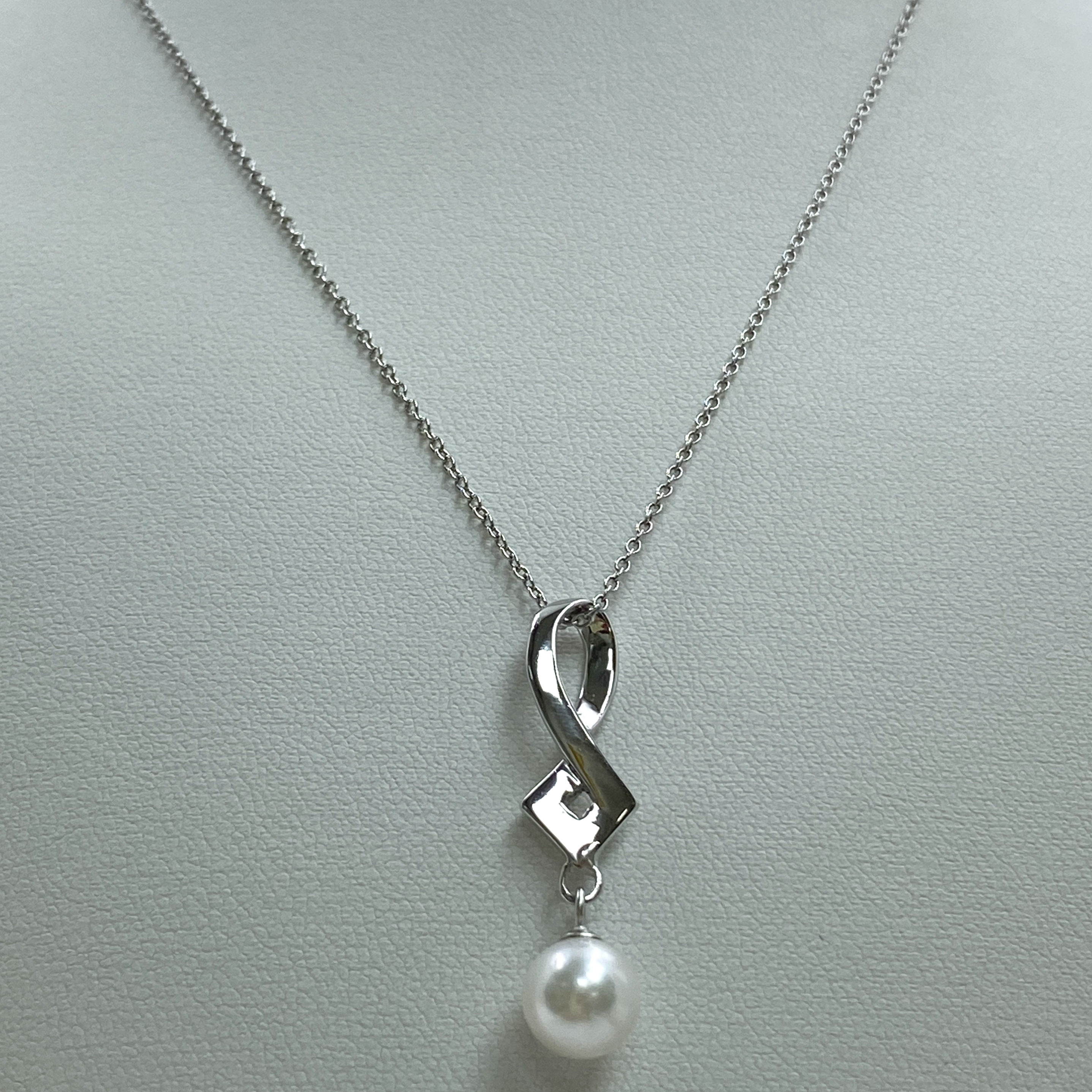 Square ribbon Japanese Akoya pearl pendant方形絲帶日本akoya珍珠吊墜