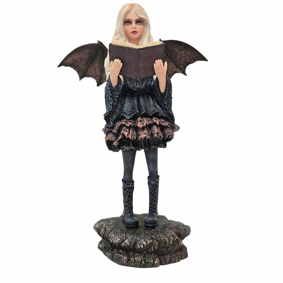 Hidden Verse vista frontale Fata Gotica con Grimorio Nemesis Now 26cm