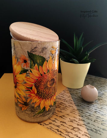 декорация, свещник със слънчогледи