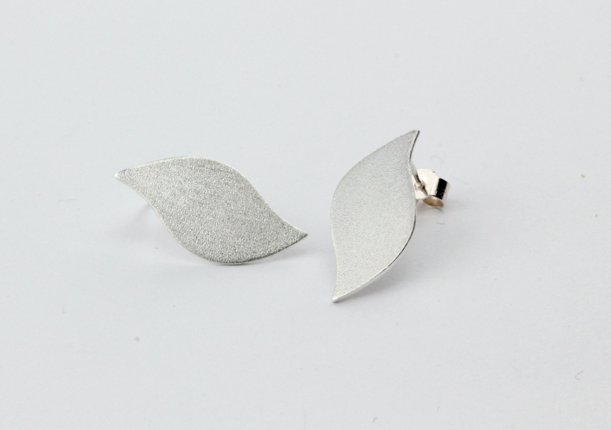 Solid Wave Earrings