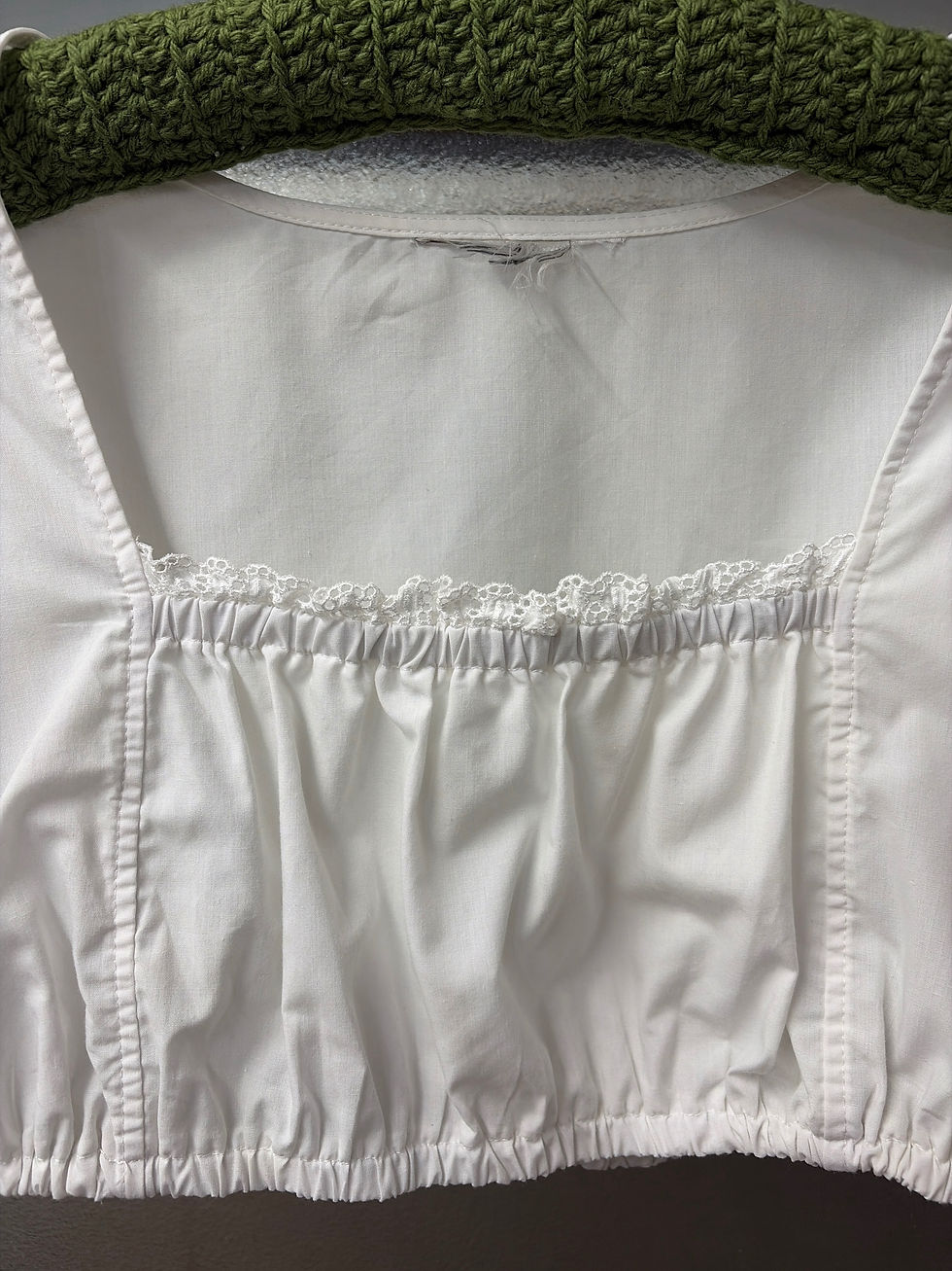 サムネイル： Vintage Eyelet Lace Trim Dirndl Blouse