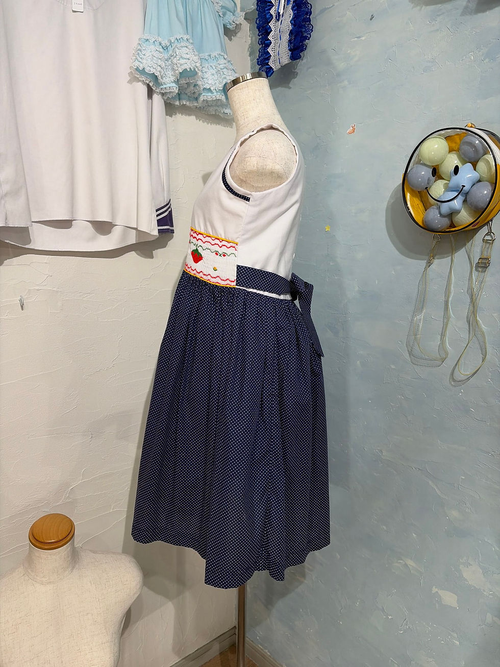 サムネイル： 70s Sulamita Strawberry Smocked Polka Dot Dress