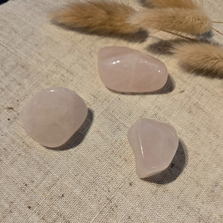 rose quartz tumblestone