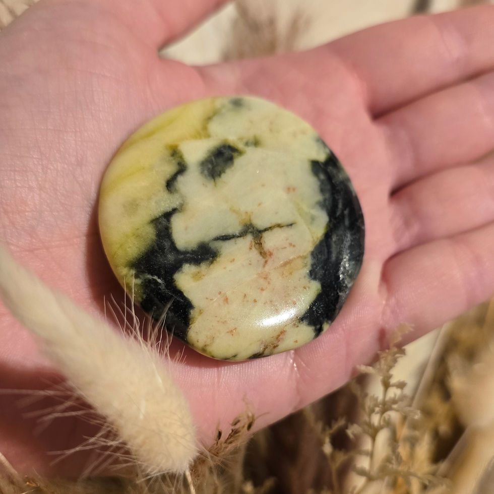 Serpentine Palm-stone for everyday support