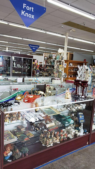 Showcases in Melbourne Florida Antique Mall