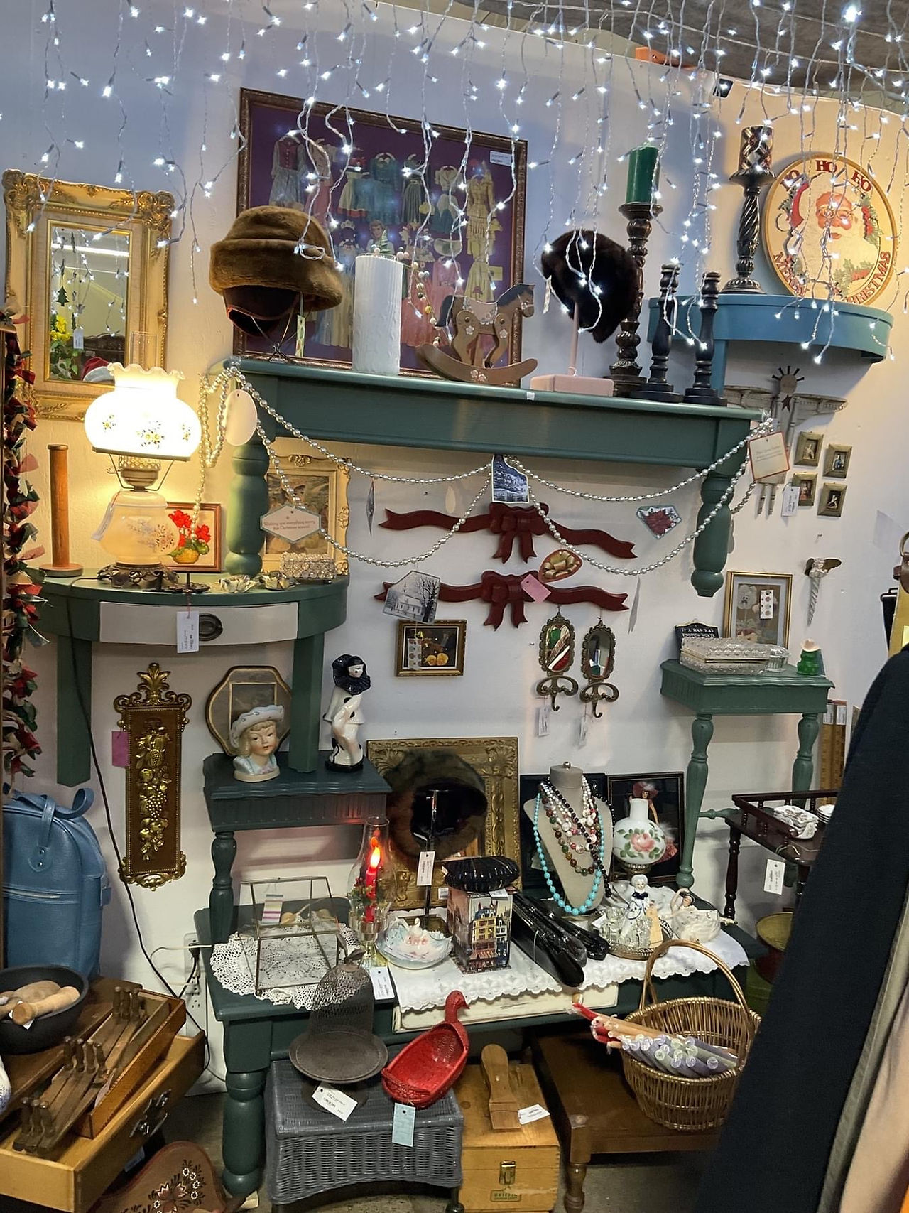 Vintage Christmas collectibles
