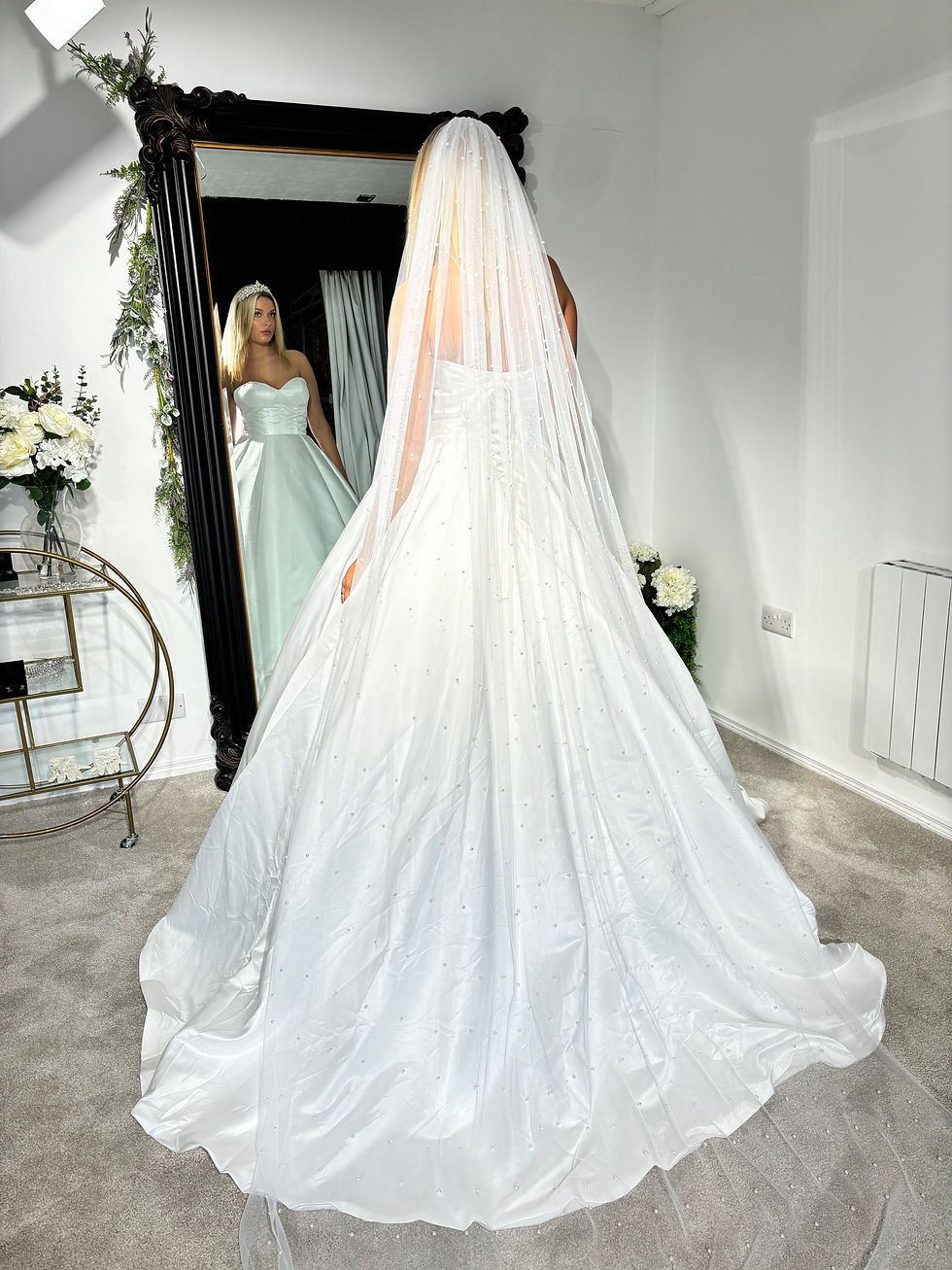 Thumbnail: Full Pearl Floor Length Ivory Veil