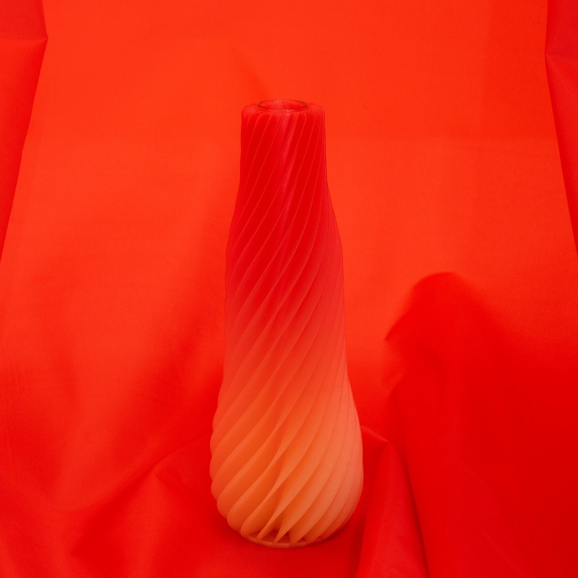 Gradientová 3D tištěná váza SPIRAL - Martin Žampach