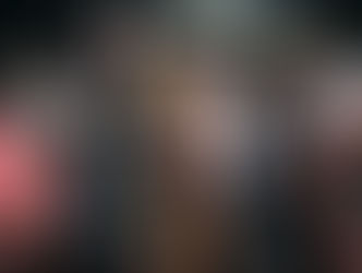 Rainha da bateria, Rose Nascimento se joga no samba em ensaio de rua da Acari