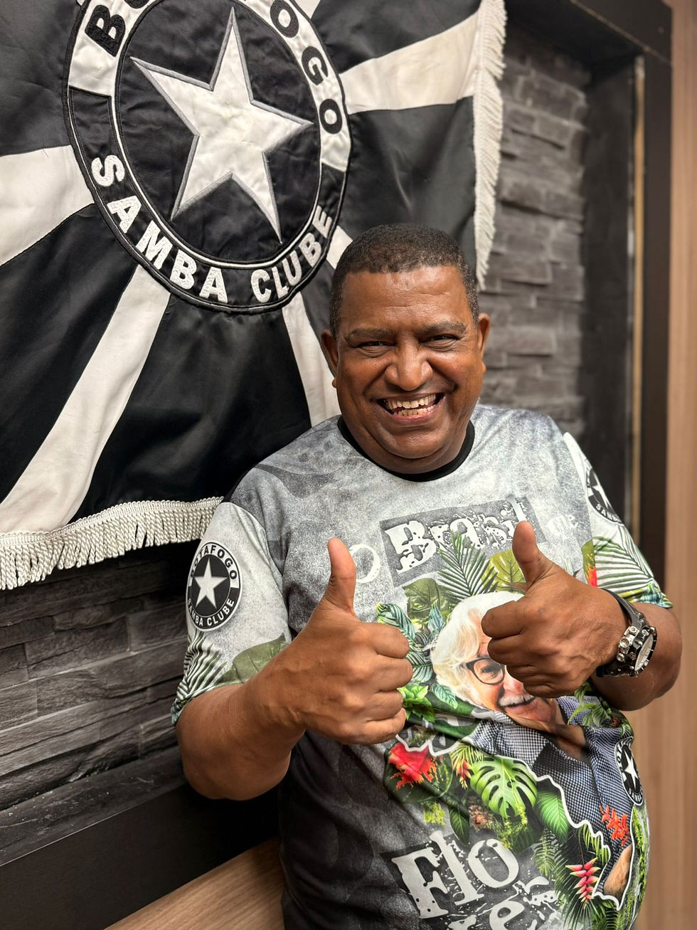 A Botafogo Samba Clube promove, no próximo sábado, dia 11 de outubro, às 13h, a Feijoada da escola, evento que marcará a apresentação oficial da equipe e do samba-enredo para o Carnaval 2026. A confraternização acontecerá na quadra da Difícil é o Nome, localizada na Avenida Dom Hélder Câmara, 6990, em Pilares, e promete reunir sambistas, torcedores e apaixonados pela agremiação alvinegra.