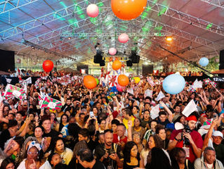 Noite dos Enredos recebe mais de 8 mil pessoas com homenagens a Arlindo Cruz e Bira Presidente