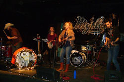 Bet Smith & The Currie Brothers