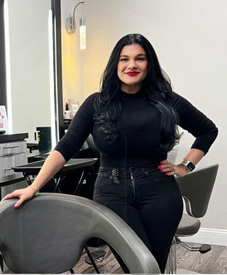 Cosmetóloga hondureña triunfa en Florida, EE. UU y sueña con devolver sus logros a Honduras