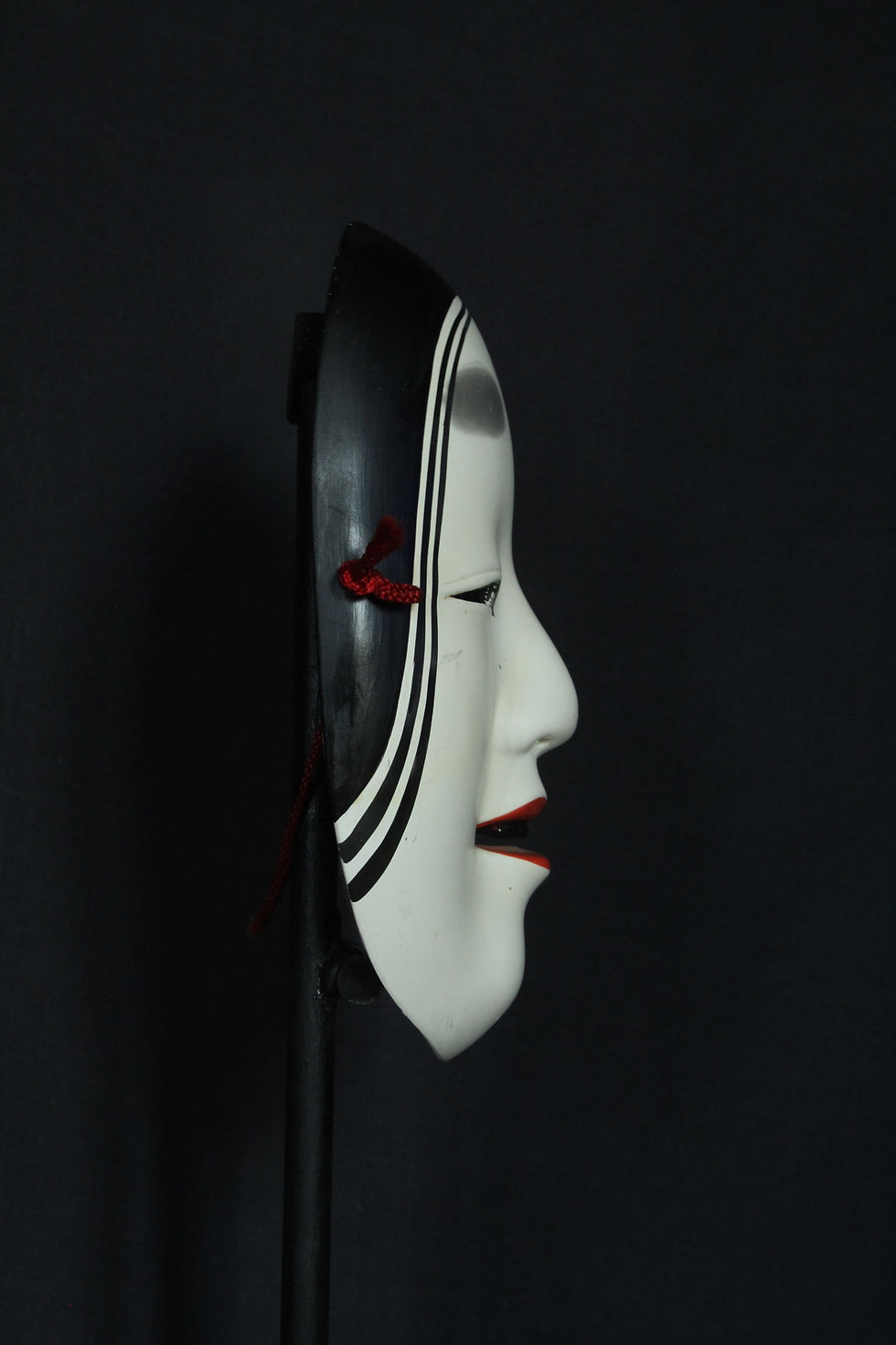 Miniatura: Japanese mask, Onna 若女, vintage Noh teather, pottery from Osaka