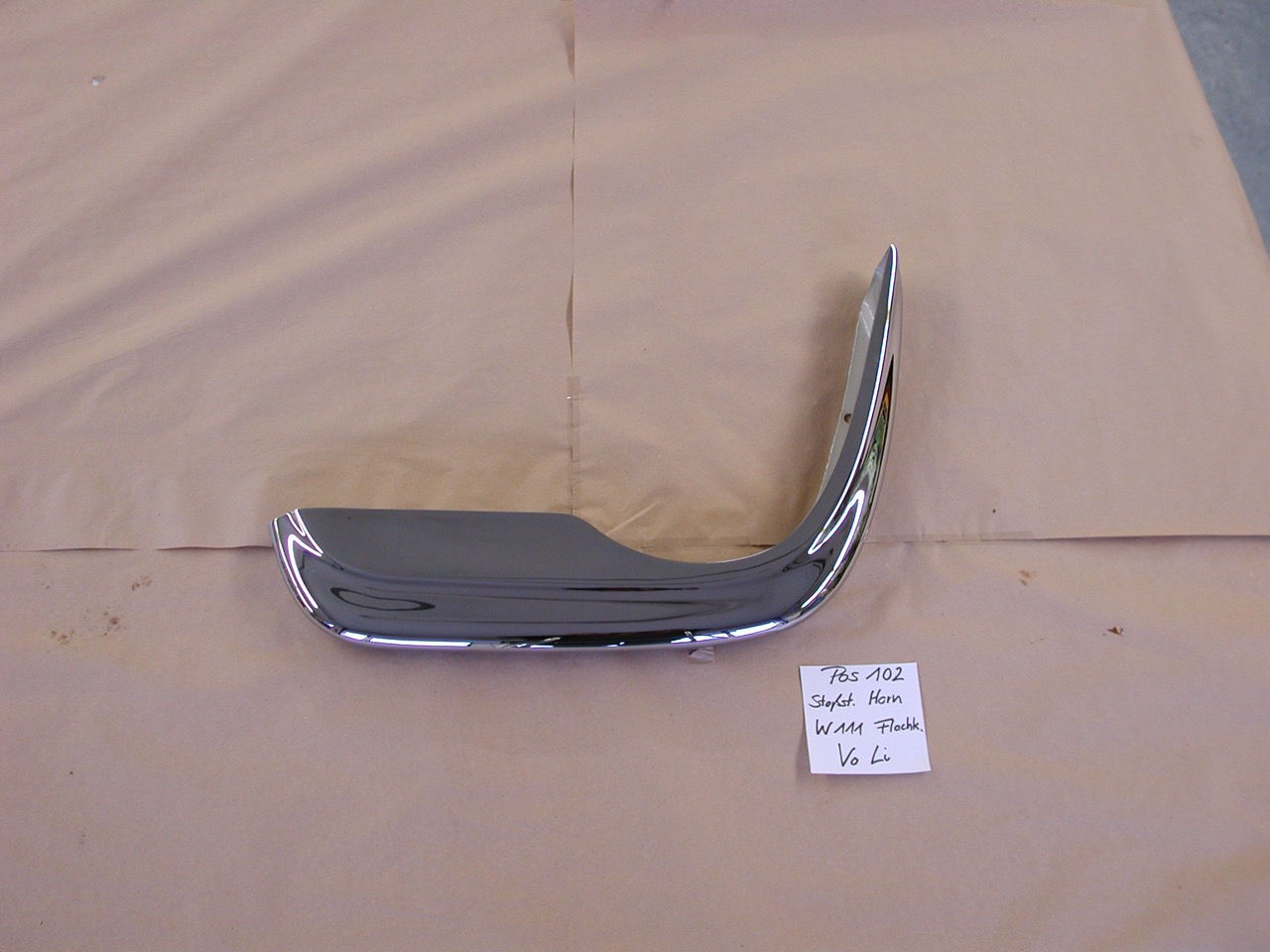 W111 Flachkü., Stoßfänger Horn vorn links