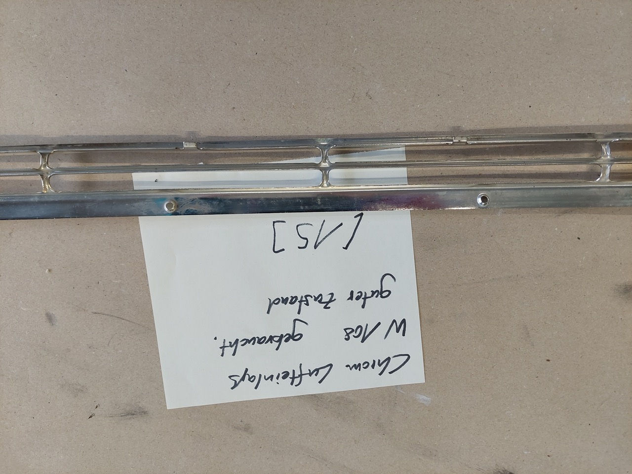 W108, Ziergitter Lufteinlass