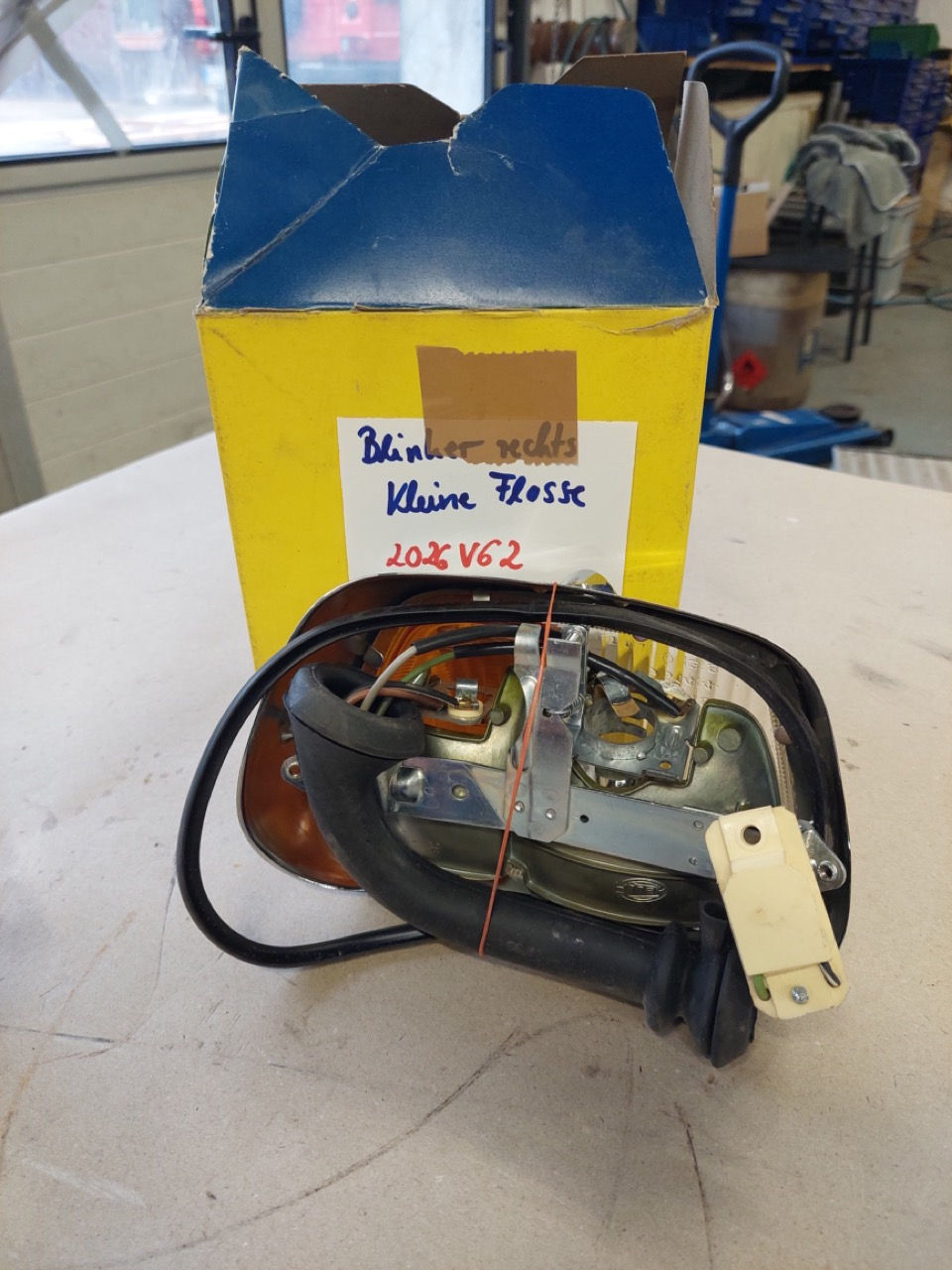 Miniaturbild: W110 200/200D/230, Blinker rechts