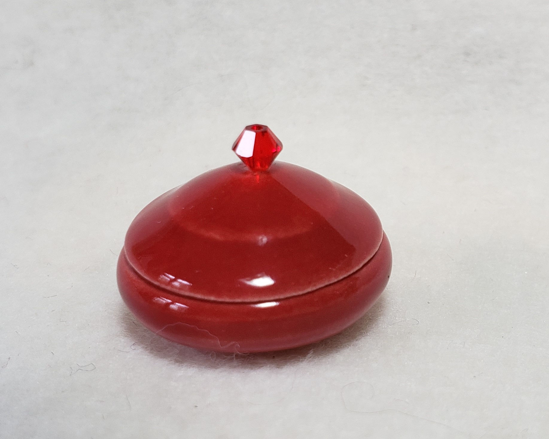 Cardinal Red Bowl with Lid