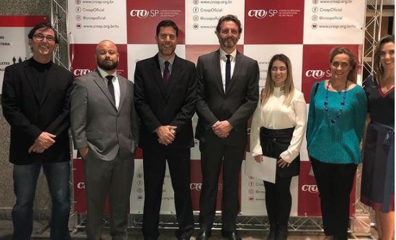 Comissão de odontologia regenerativa