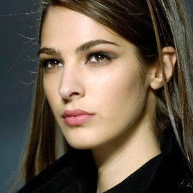 Emina Çunmulaj bamirese, është modele amerikane me prejardhje shqiptare, yll modelingu.