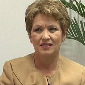 Dëshira Subashi,njihet si ish-nënkr e KQZ por ka spikatur ne sport qitje,mban Titullin Naim Frashëri