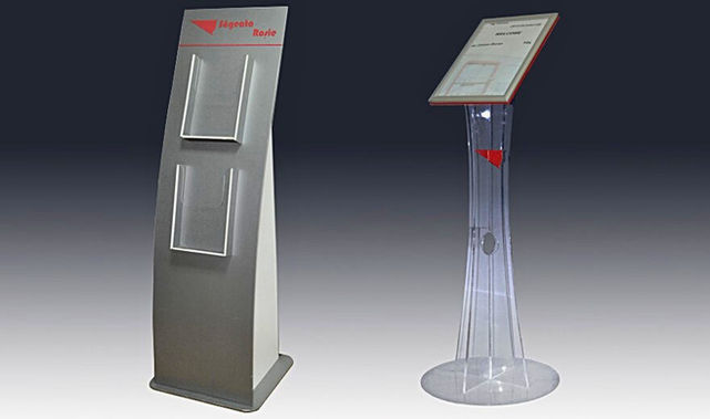 stand informativ metalic si pupitru pentru afisare documente si prezentari
