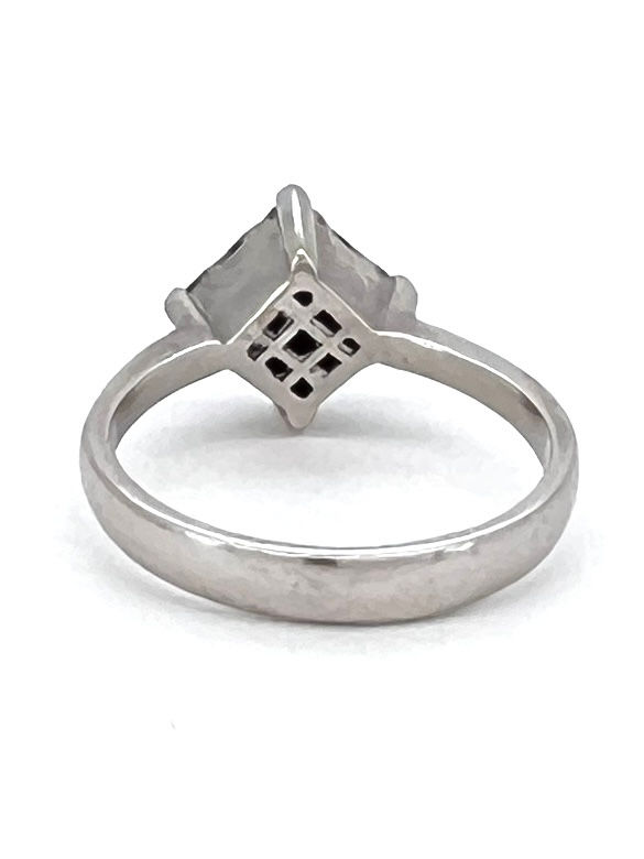 Thumbnail: Gem Culture Second hand engagement ring with diamonds in white gold back view