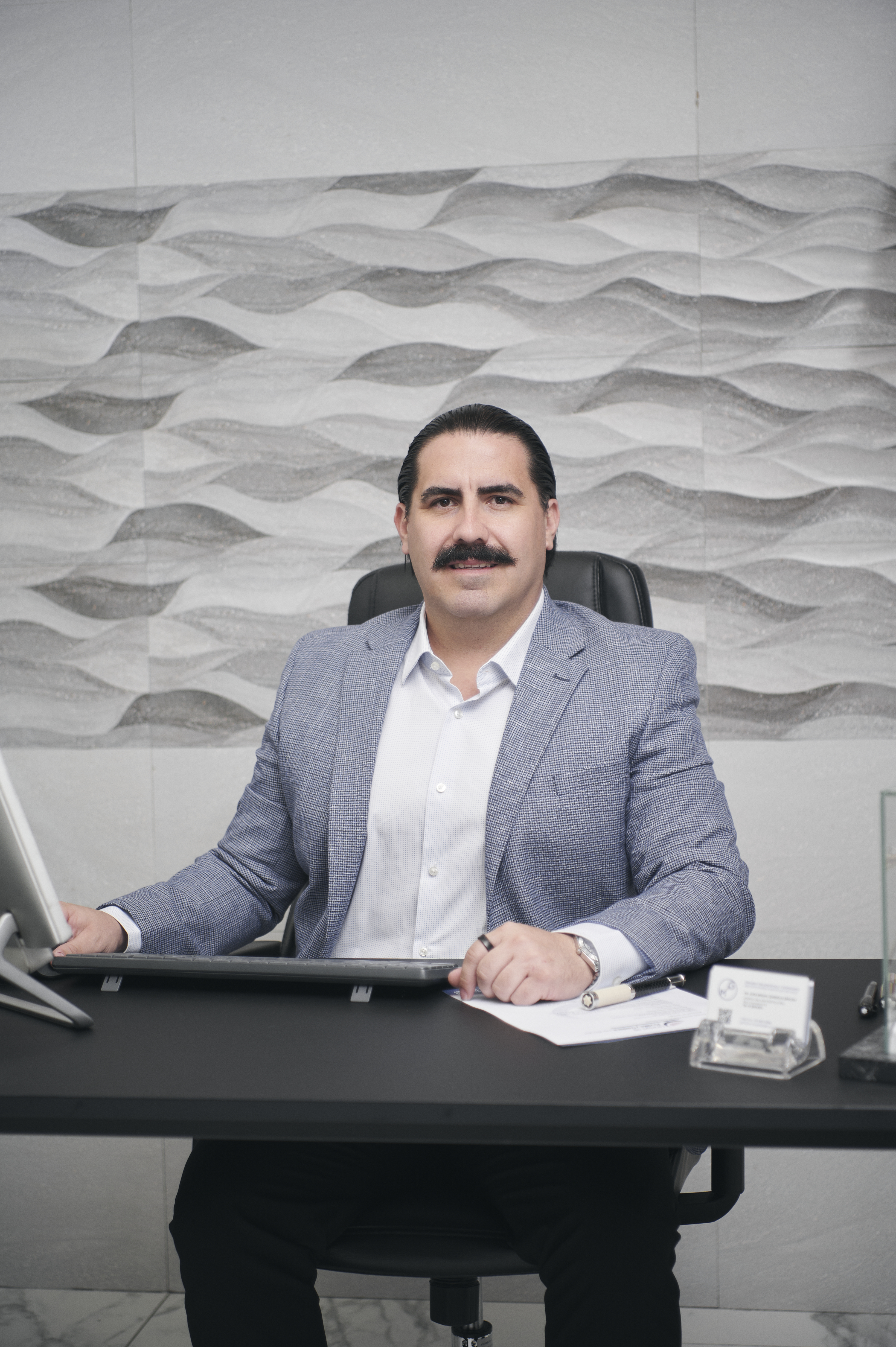 Dr. Juan Miguel González