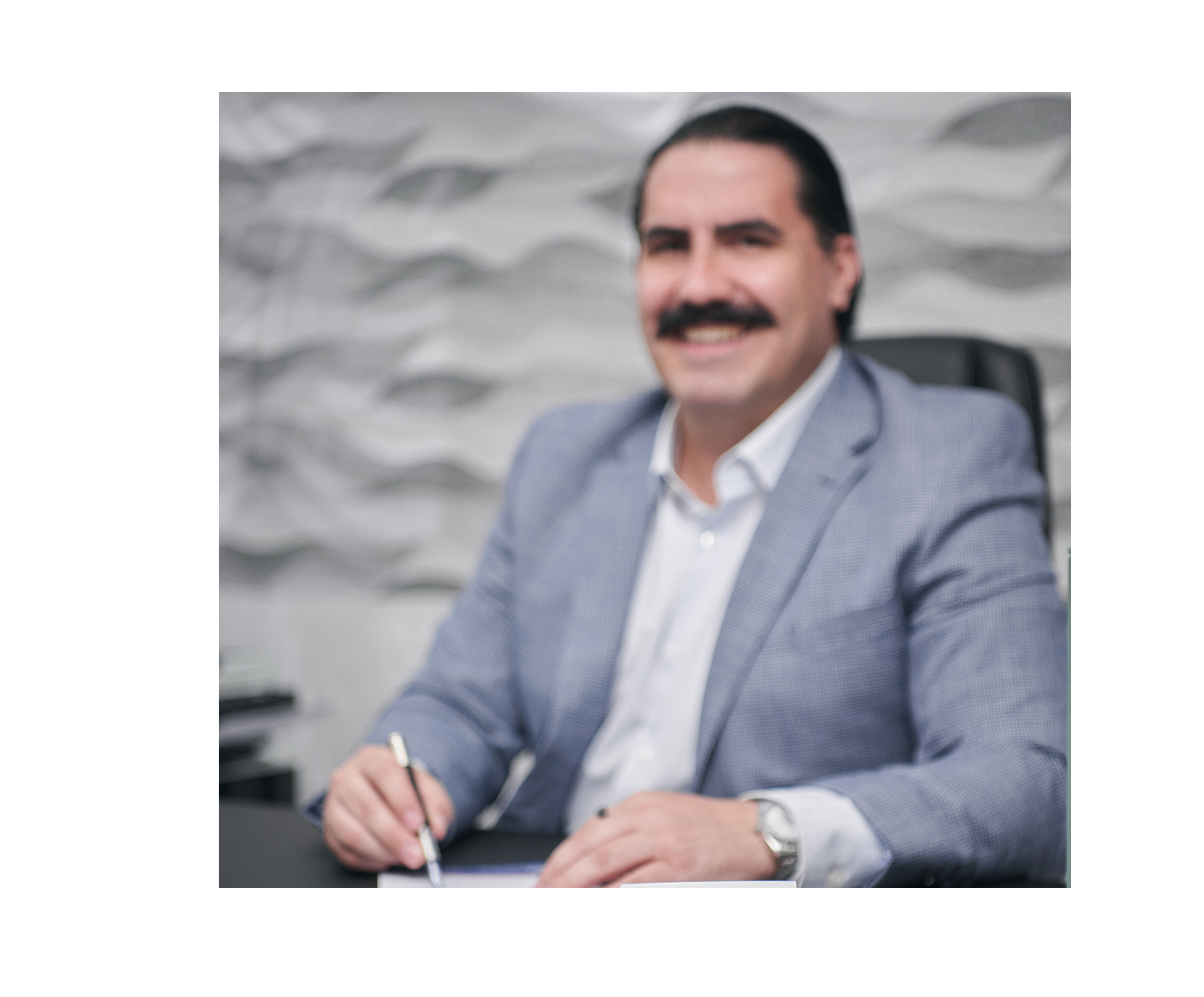 Dr. Juan Miguel González