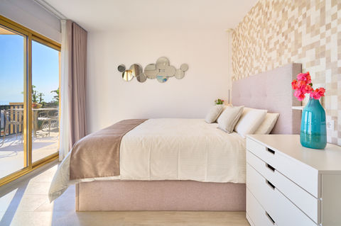 200 642 duo bed terrace mirror outside view.jpg