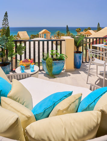100 641 moneyshot round bed moneyshot seaview.jpg