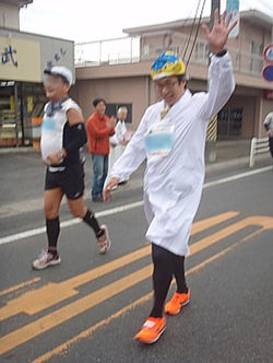 さかなクン仮装ランナーさん