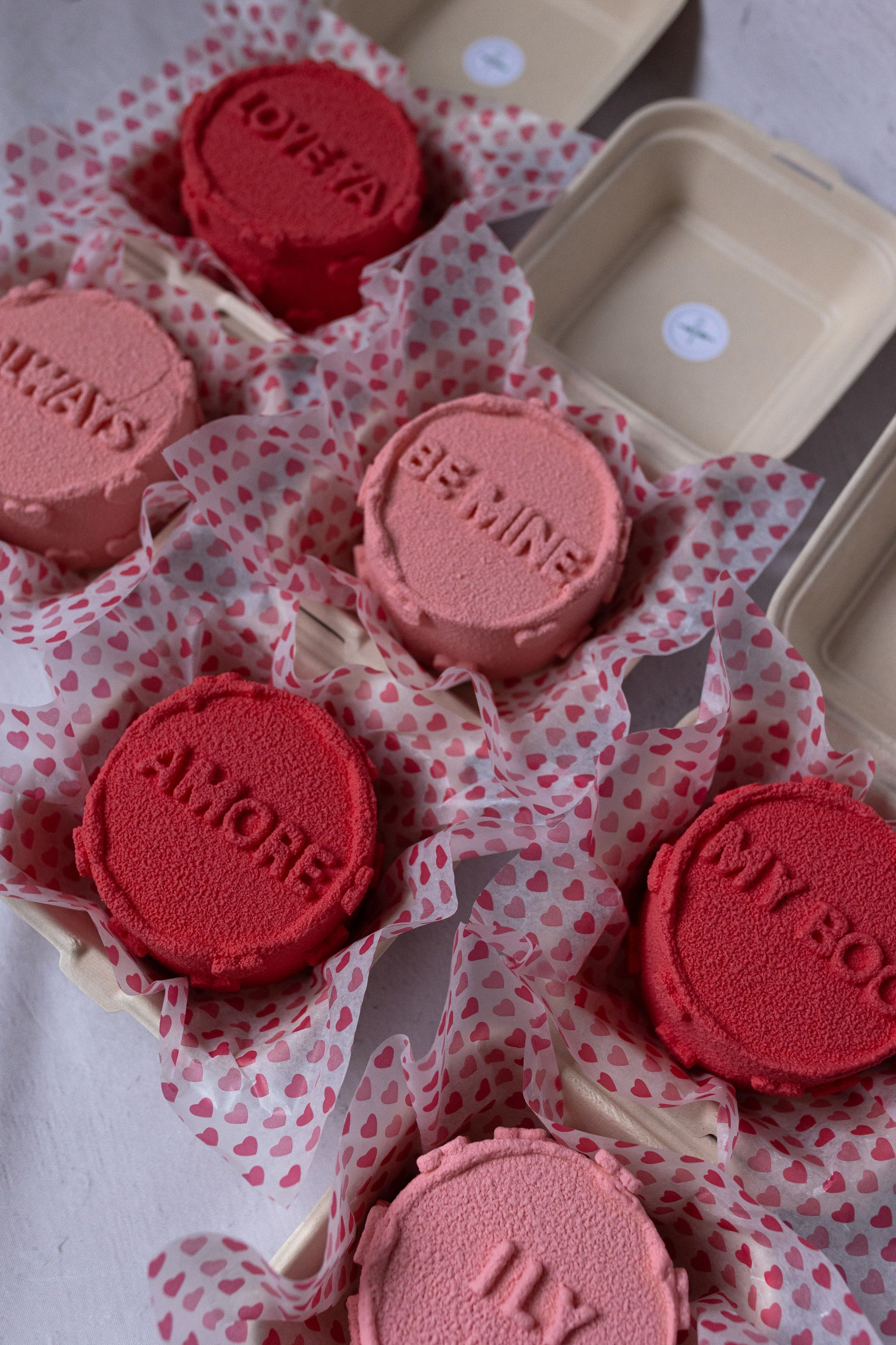 Mini bento love cake