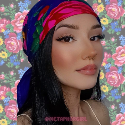 682c93d844560_METAPHORGIRL - Chantal.png