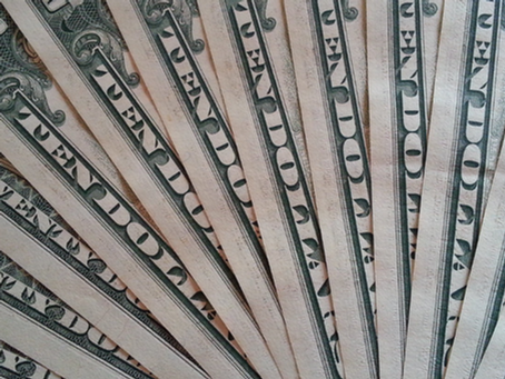 Porque a cotação do dólar subiu tanto?