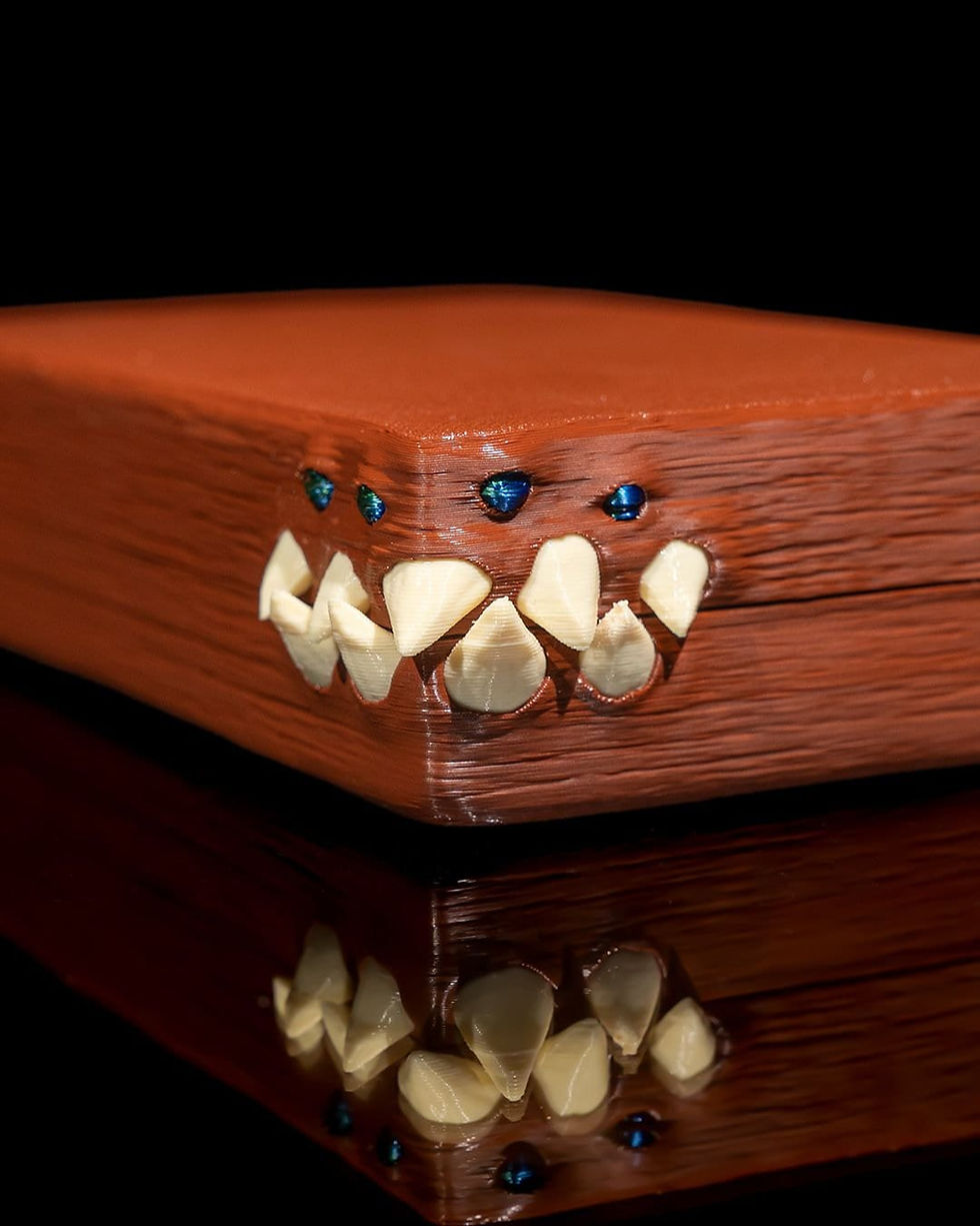 Mimic Dice box with counter