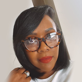 Larissa Harris Headshot.jpg