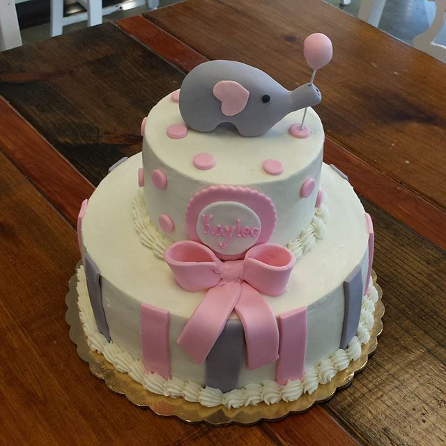It's a girl! #johnsons_bakery #buyitinbastrop #customcakes
