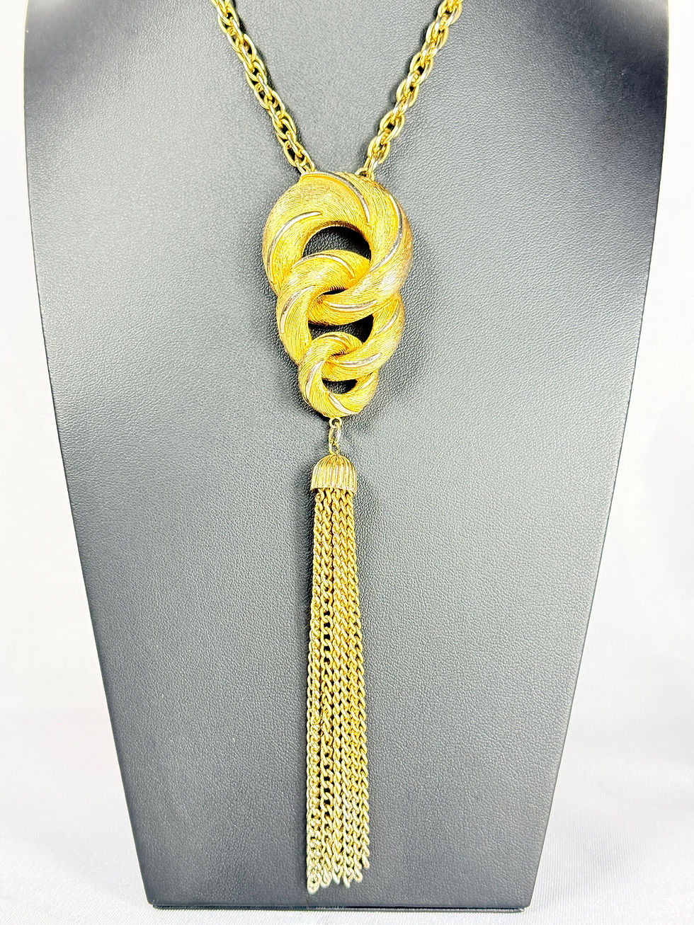 Thumbnail: 1960 Monet replica gold tone long necklace 