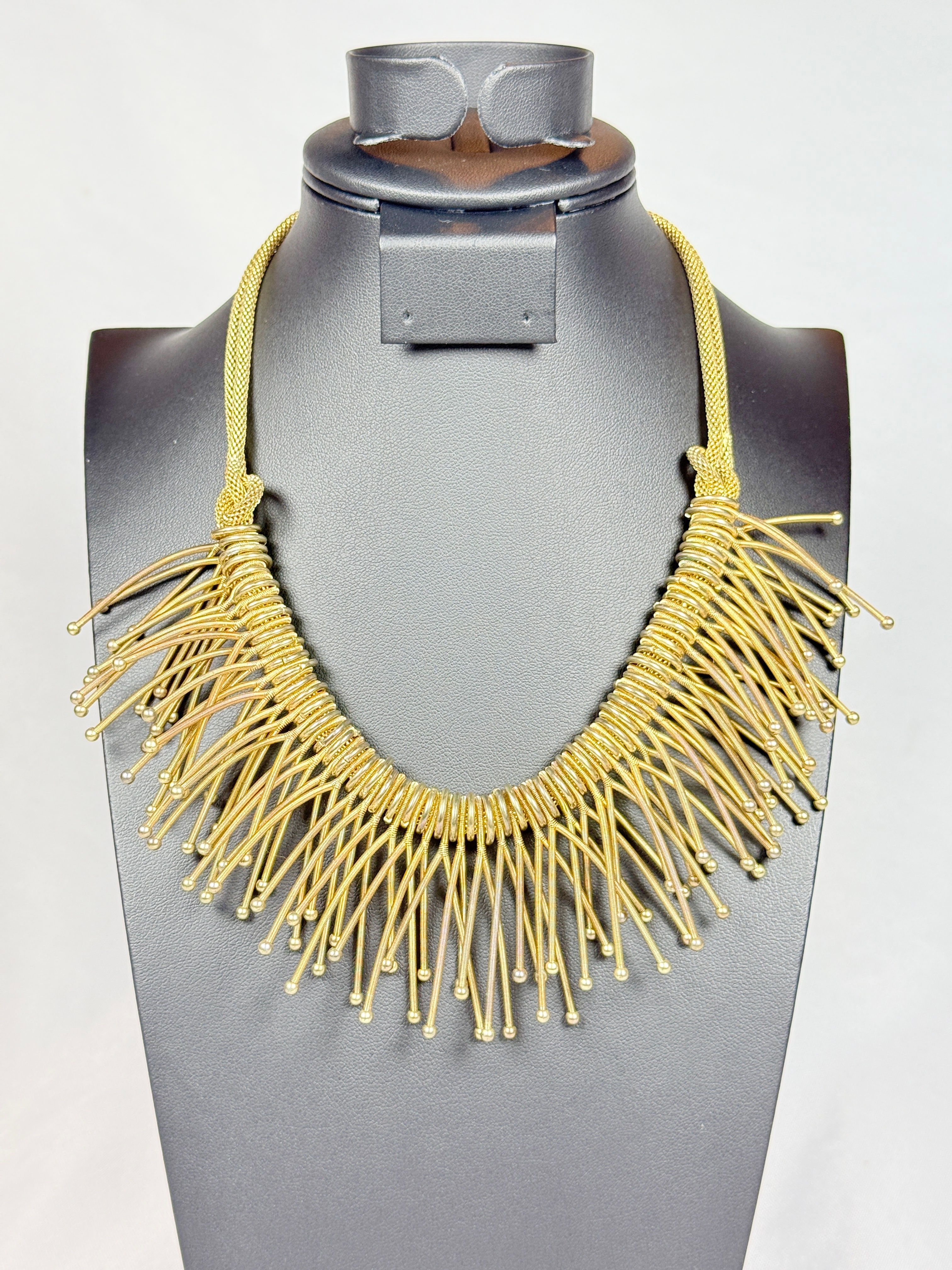 GOLD TONE ART DECO NECKLACE WITH EARRING