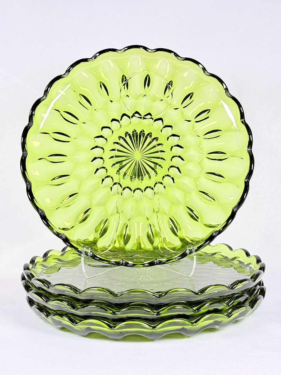 Thumbnail: 10” Fairfield by Anchor Hocking avocado green plates (4pcs)