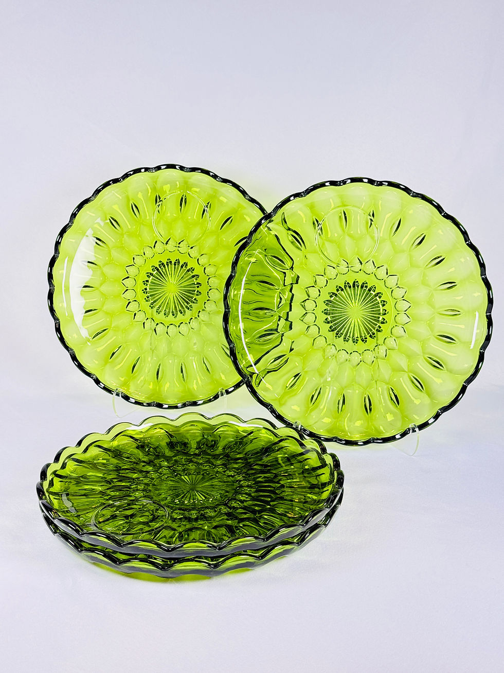 Thumbnail: 10” Fairfield by Anchor Hocking avocado green plates (4pcs)