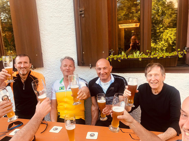 Radler-Stammtisch auf der Sonnenterasse